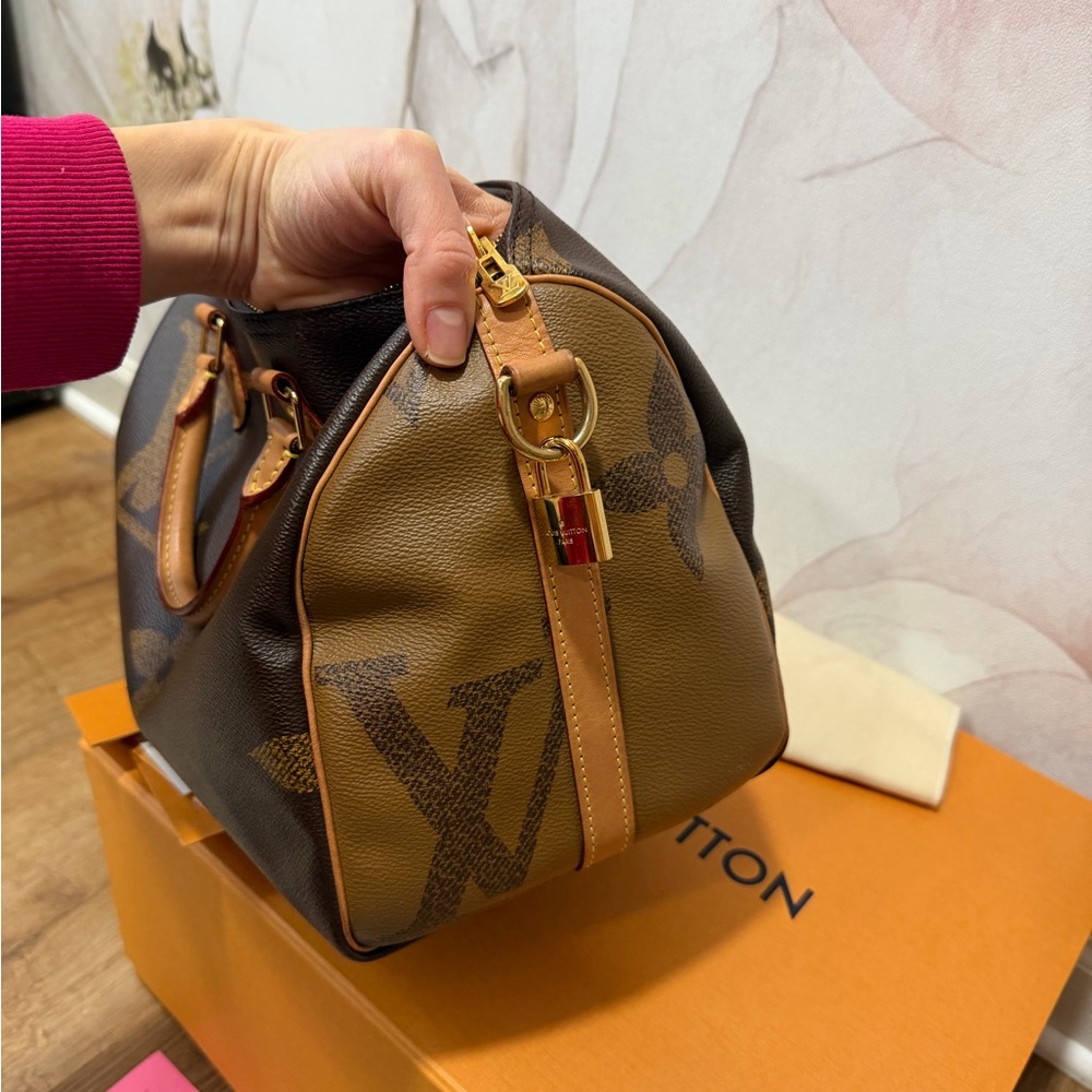 Authentic Louis Vuitton Speedy 30 Bandoulier Monogram Giant